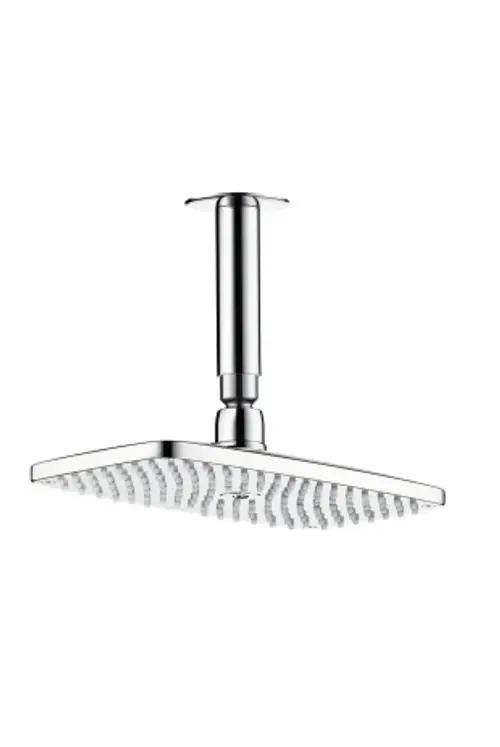 Deckenmontierte Kopfbrause in Chrom von Hansgrohe mit einem flachen, quadratischen Sprühkopf und einer Vielzahl an  Düsen für Wasserstrahlen.